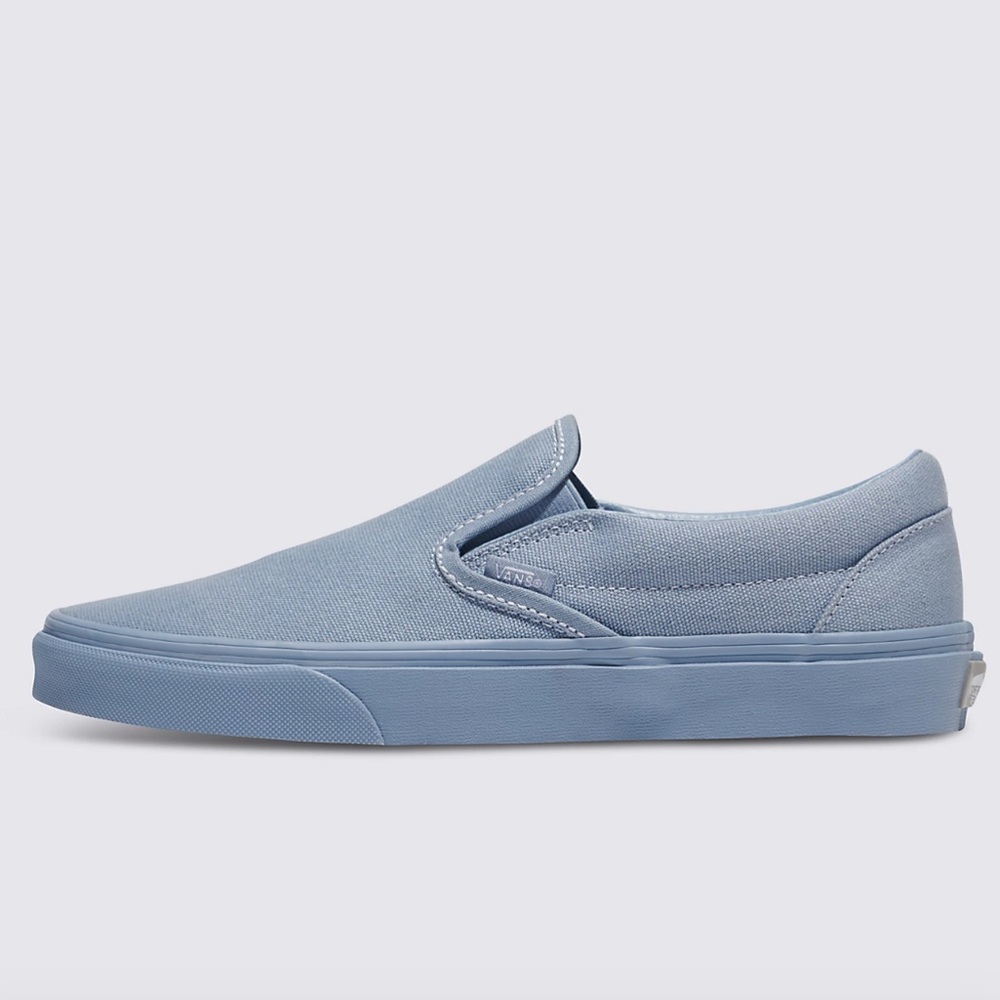 Van’s WMNS Classic Slip-On
Pastel Mono Dusty Blue
VN000CT5DSB
Sneakers - Picture 8 of 16